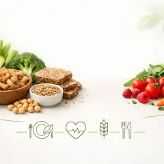 Zdrowe produkty: makaron pełnoziarnisty, warzywa, owoce, pieczywo. Idealne składniki dla diety bogatoresztkowej.