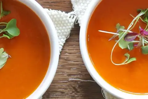 Ile kcal ma zupa warzywna? Zaskakujące różnice w kaloriach!