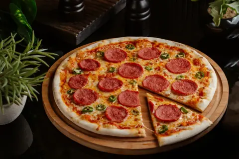 Najlepsze pomysły na dodatki do pizzy domowej, które zaskoczą smakami