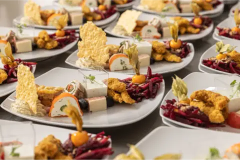 Ile można zarobić na cateringu? Odkryj zaskakujące zyski i ryzyka