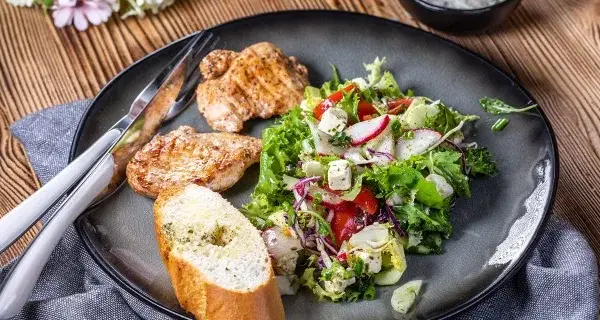 Ile kosztuje catering Chodakowskiej? Ceny, promocje i pakiety do wyboru
