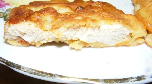 Soczysta pierś z kurczaka w cieście naleśnikowym, jak u Ani Gotuje, z puree ziemniaczanym. Pyszny obiad!